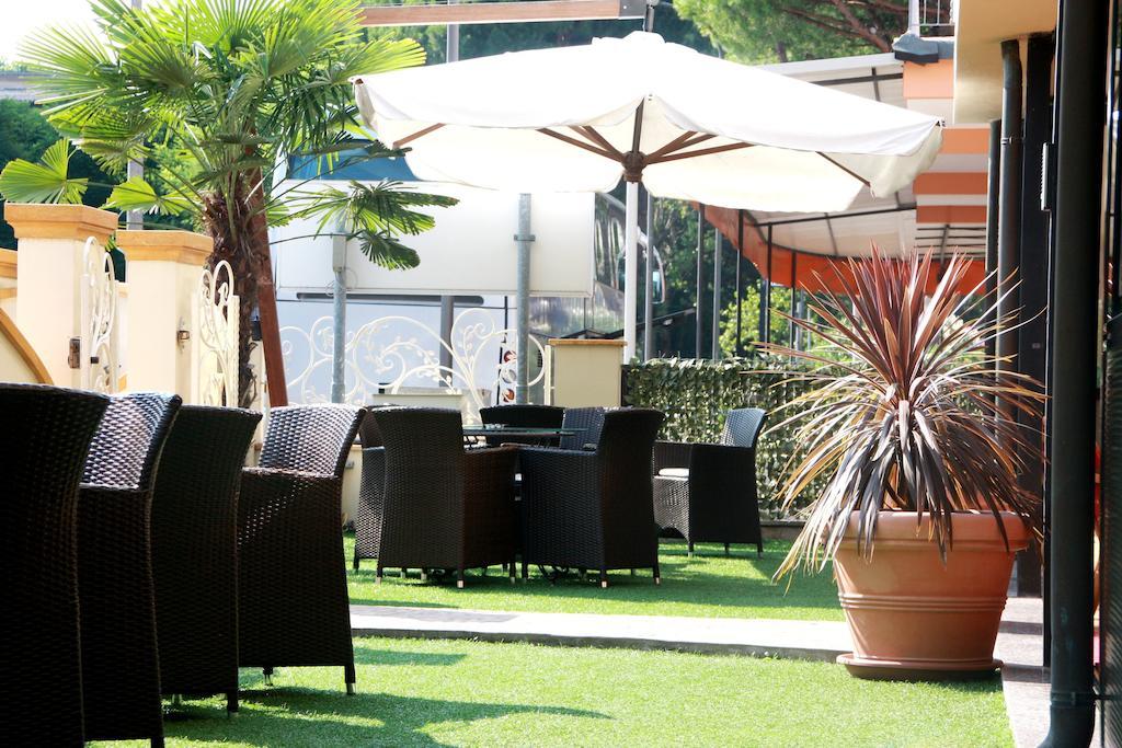 Hotel Monica Cervia Extérieur photo