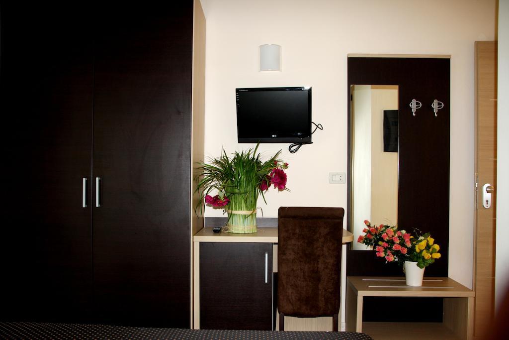 Hotel Monica Cervia Chambre photo
